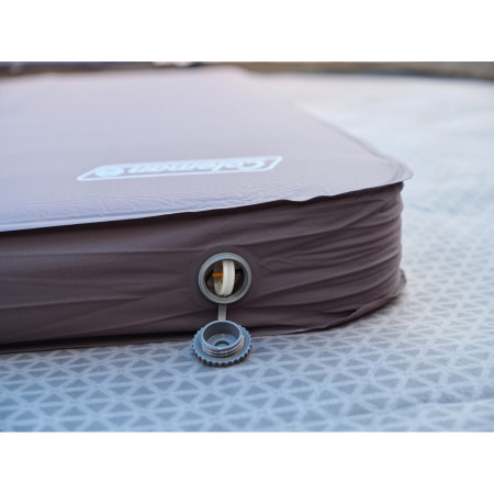Zelfopblaasbare slaapmat Coleman Supercomfort 12 single